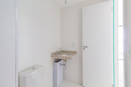 Banheiro de kitnet/studio para alugar com 1 quarto, 27m² em Santo Amaro, São Paulo