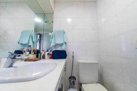 Apartamento à venda com 148m², 2 quartos e 2 vagas Apartamento à venda com 148m², 2 quartos e 2 vagasBanheiro da Suíte 1