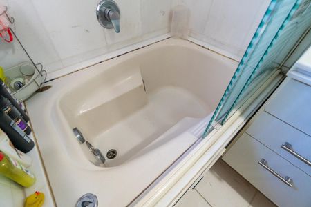 Apartamento à venda com 148m², 2 quartos e 2 vagas Apartamento à venda com 148m², 2 quartos e 2 vagasBanheiro da Suíte 1