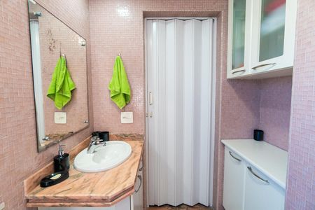 Apartamento à venda com 148m², 2 quartos e 2 vagas Apartamento à venda com 148m², 2 quartos e 2 vagasBanheiro da Suíte 2