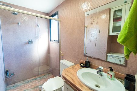 Apartamento à venda com 148m², 2 quartos e 2 vagas Apartamento à venda com 148m², 2 quartos e 2 vagasBanheiro da Suíte 2