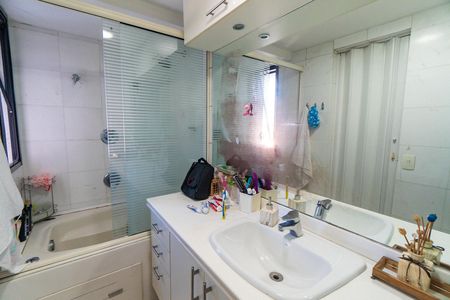Apartamento à venda com 148m², 2 quartos e 2 vagas Apartamento à venda com 148m², 2 quartos e 2 vagasBanheiro da Suíte 1