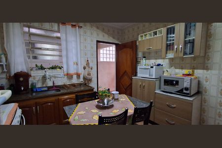 Casa à venda com 269m², 4 quartos e 2 vagasCozinha 