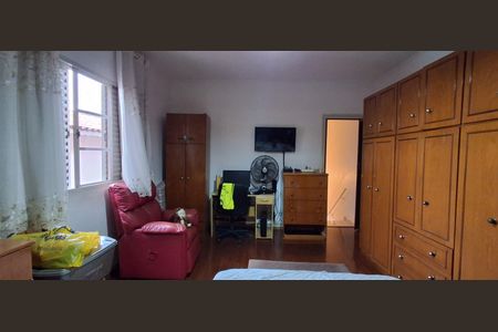Casa à venda com 269m², 4 quartos e 2 vagasSuíte 