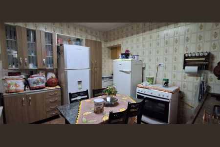 Casa à venda com 269m², 4 quartos e 2 vagasCozinha 