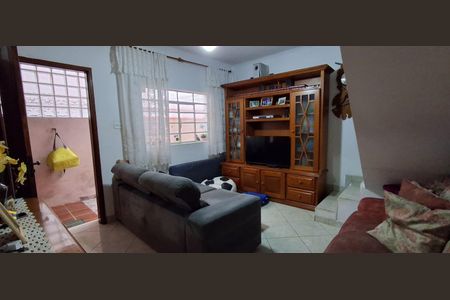 Casa à venda com 269m², 4 quartos e 2 vagasSala