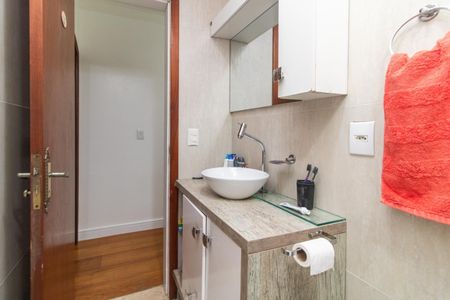 Apartamento à venda com 71m², 2 quartos e sem vagaBanheiro
