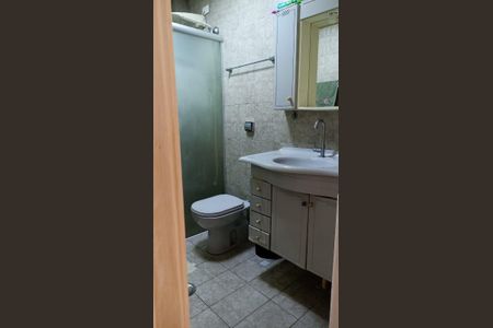 Banheiro de apartamento para alugar com 1 quarto, 55m² em Itararé, São Vicente