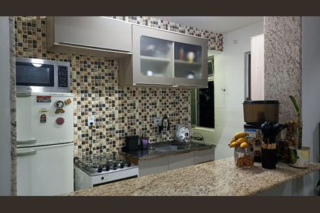 Cozinha de apartamento para alugar com 1 quarto, 55m² em Itararé, São Vicente