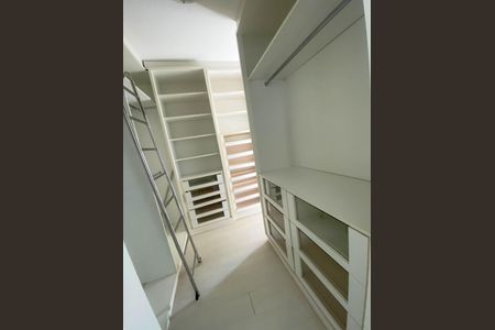 Apartamento à venda com 180m², 4 quartos e 3 vagas Apartamento à venda com 180m², 4 quartos e 3 vagasSuíte Master