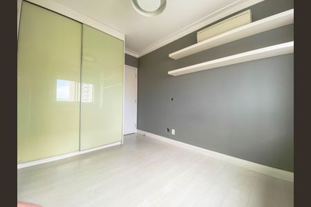 Apartamento à venda com 180m², 4 quartos e 3 vagas Apartamento à venda com 180m², 4 quartos e 3 vagasQuarto 2
