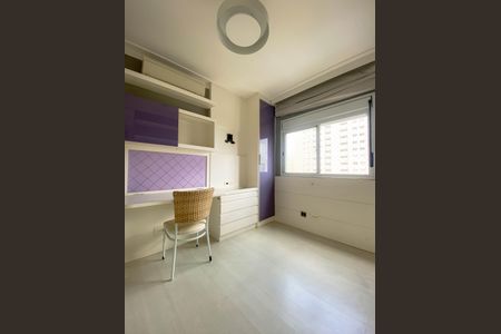 Apartamento à venda com 180m², 4 quartos e 3 vagas Apartamento à venda com 180m², 4 quartos e 3 vagasQuarto