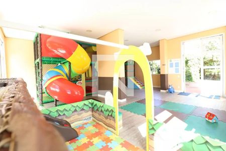 Apartamento à venda com 180m², 4 quartos e 3 vagas Apartamento à venda com 180m², 4 quartos e 3 vagasÁrea Comum