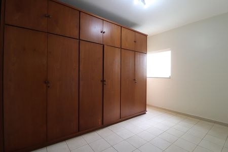 Quarto 1 de apartamento para alugar com 2 quartos, 90m² em Brasil, Uberlândia
