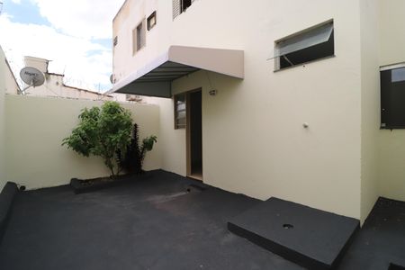 Apartamento para alugar com 90m², 2 quartos e 1 vagaQuintal