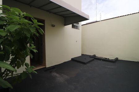 Apartamento para alugar com 90m², 2 quartos e 1 vagaQuintal