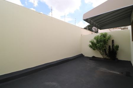 Apartamento para alugar com 90m², 2 quartos e 1 vagaQuintal