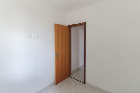 Quarto 1 de apartamento para alugar com 2 quartos, 44m² em Vila Leonor, São Paulo