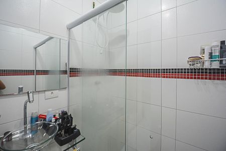 Casa à venda com 184m², 3 quartos e 4 vagasBanheiro da Suíte 2