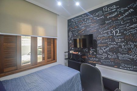 Casa à venda com 184m², 3 quartos e 4 vagasQuarto 2 - Suíte