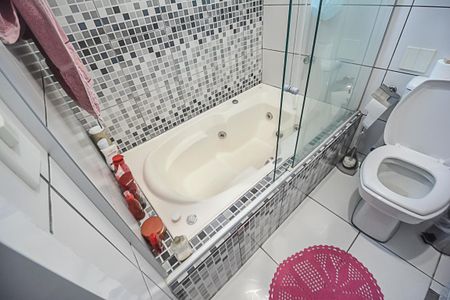 Casa à venda com 184m², 3 quartos e 4 vagasBanheiro da Suíte