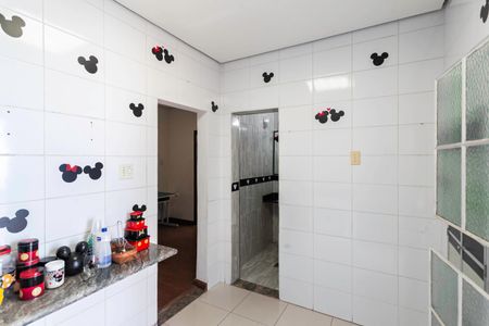 Casa à venda com 170m², 5 quartos e 1 vaga Casa à venda com 170m², 5 quartos e 1 vagaCozinha