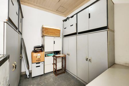 Casa à venda com 179m², 4 quartos e 4 vagas Casa à venda com 179m², 4 quartos e 4 vagasQuarto de Serviço