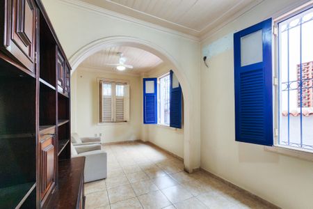 Casa à venda com 179m², 4 quartos e 4 vagas Casa à venda com 179m², 4 quartos e 4 vagasSala de TV