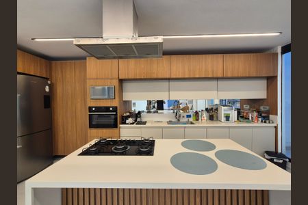 Casa para alugar com 270m², 4 quartos e 2 vagas Casa para alugar com 270m², 4 quartos e 2 vagasCozinha