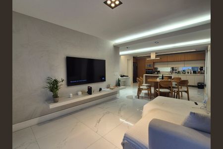 Casa para alugar com 270m², 4 quartos e 2 vagasSala