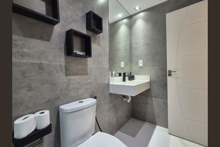 Casa para alugar com 270m², 4 quartos e 2 vagas Casa para alugar com 270m², 4 quartos e 2 vagasBanheiro