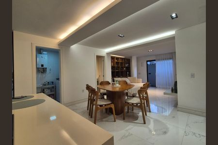 Sala  de casa para alugar com 4 quartos, 270m² em Vargem Pequena, Rio de Janeiro