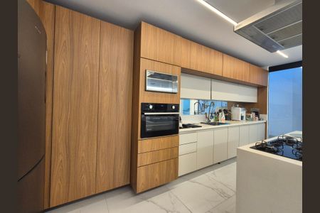 Casa para alugar com 270m², 4 quartos e 2 vagasCozinha 