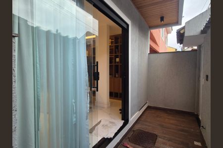 Casa para alugar com 270m², 4 quartos e 2 vagas Casa para alugar com 270m², 4 quartos e 2 vagasEntrada