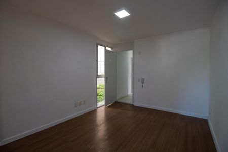 Sala de apartamento para alugar com 2 quartos, 42m² em Recanto Vista Alegre, Cotia