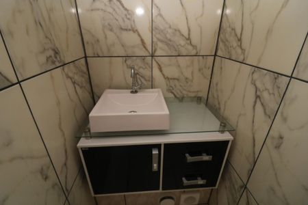 Casa de condomínio para alugar com 70m², 2 quartos e 1 vagaLavabo