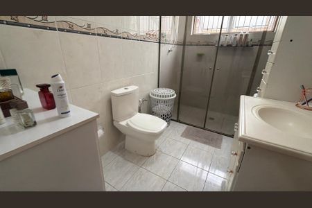 Casa à venda com 120m², 3 quartos e 1 vaga Casa à venda com 120m², 3 quartos e 1 vagaBanheiro