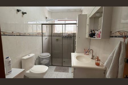 Casa à venda com 120m², 3 quartos e 1 vaga Casa à venda com 120m², 3 quartos e 1 vagaBanheiro