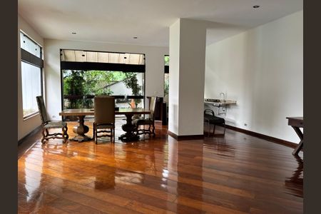 Apartamento à venda com 369m², 4 quartos e 4 vagasÁrea comum - Salão de festas