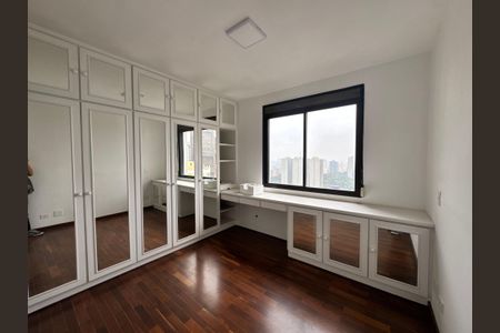 Apartamento à venda com 369m², 4 quartos e 4 vagasSuite 3