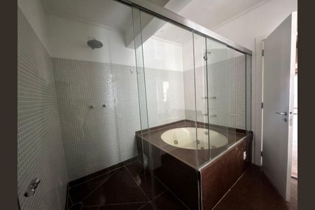 Apartamento à venda com 369m², 4 quartos e 4 vagasBnaheira Suite Master 