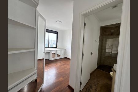 Apartamento à venda com 369m², 4 quartos e 4 vagasSuite 3