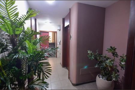 Apartamento para alugar com 80m², 2 quartos e 1 vaga Apartamento para alugar com 80m², 2 quartos e 1 vagaHall