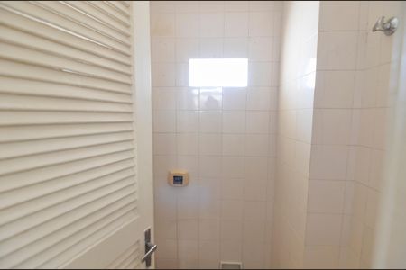 Apartamento para alugar com 80m², 2 quartos e 1 vaga Apartamento para alugar com 80m², 2 quartos e 1 vagaBanheiro de Serviço