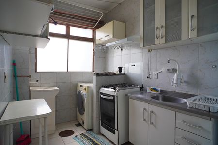 Cozinha  de apartamento à venda com 1 quarto, 42m² em Cavalhada, Porto Alegre