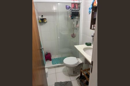 Banheiro de casa de condomínio à venda com 3 quartos, 105m² em Vargem Pequena, Rio de Janeiro