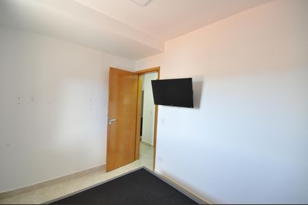 Quarto 1 de apartamento para alugar com 2 quartos, 40m² em Vila Santa Terezinha (zona Norte), São Paulo
