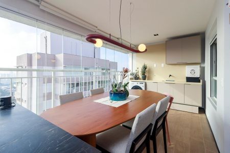 Apartamento à venda com 83m², 3 quartos e 1 vaga Apartamento à venda com 83m², 3 quartos e 1 vagaSala - Varanda