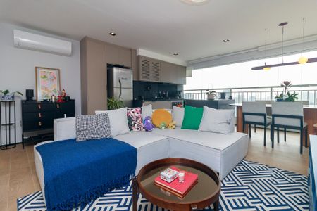 Apartamento à venda com 83m², 3 quartos e 1 vaga Apartamento à venda com 83m², 3 quartos e 1 vagaSala