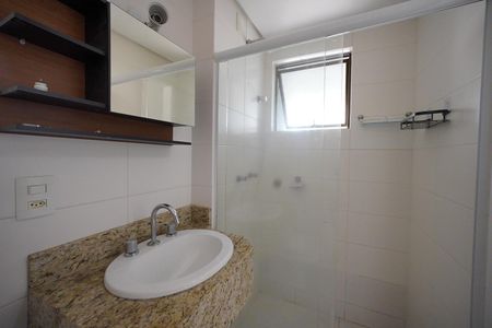 Banheiro da Suíte de apartamento para alugar com 3 quartos, 90m² em Córrego Grande, Florianópolis